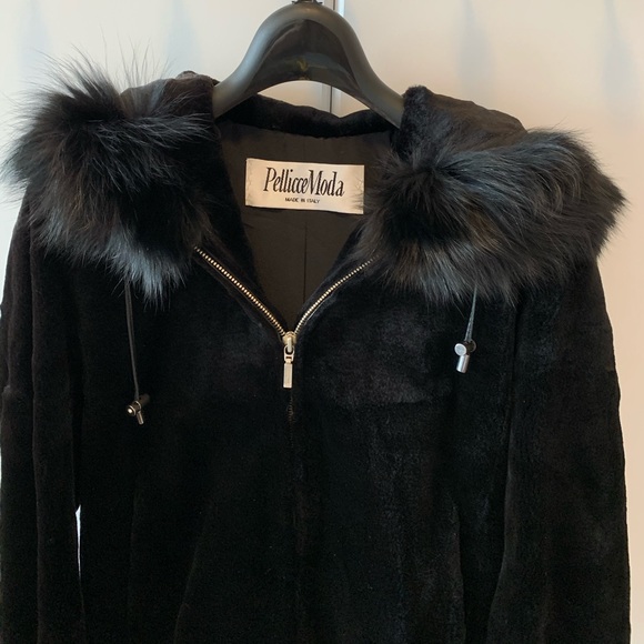 šFinal Saleš Mink coat (Only Available until Nov 15) - Picture 2 of 5